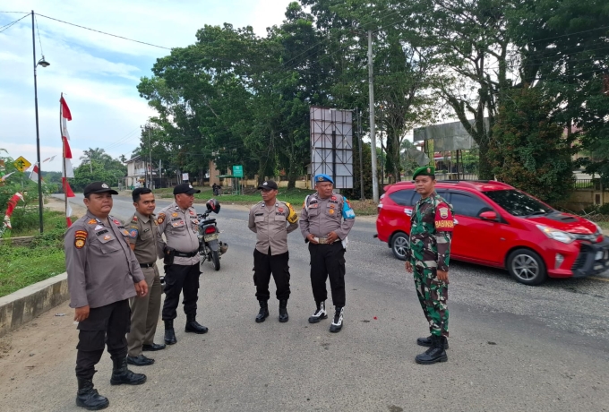 Babinsa Serda Yupriandi Lesung Laksanakan Pemantauan Arus Mudik Natal dan Tahun Baru