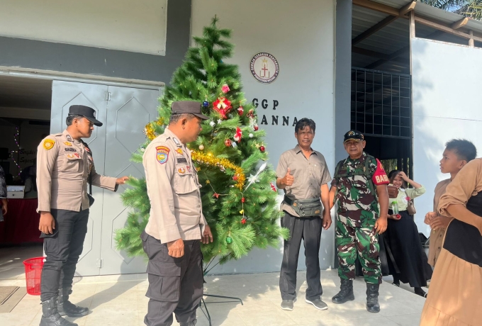 Serda Efrizal Bersama Jajaran Polsek Melaksanakan Pemantauan Keamanan Lingkungan Gereja GGP HOSNNA
