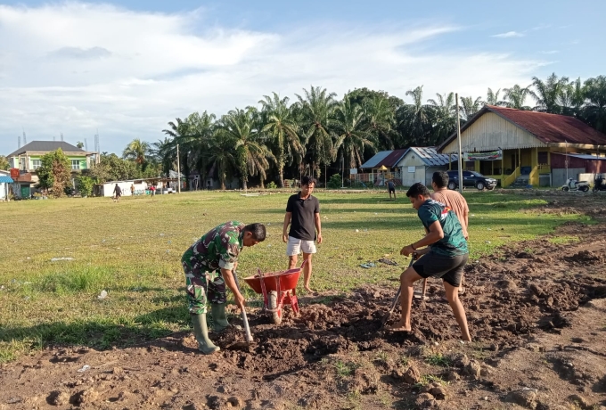 Keakraban Babinsa Dan Warganya, Tumbuhkan Kekompakan Serta Kemanunggalan