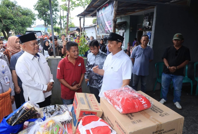 Wakil Walikota Pekanbaru Salurkan Bantuan ke Keluarga Korban Kebakaran Rumah di Kapau Sari