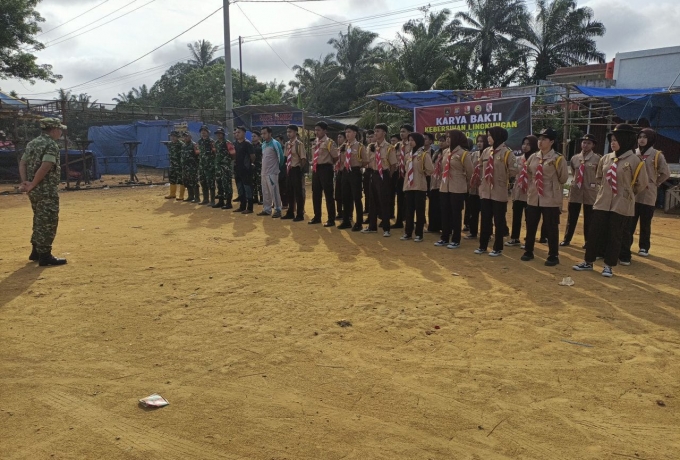 Danramil 03/Bunut Pimpin Karya Bakti Pembersihan Pasar Kuala Semundam