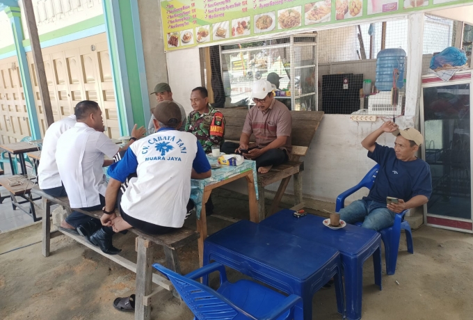 Pererat Hubungan TNI Dengan Masyarakat, Babinsa Komsos Bersama Tomas