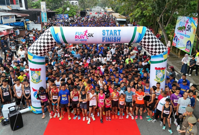 Diikuti lebih kurang 2.500 Lebih Peserta Bupati Kampar Lepas Fun Run Dalam Rangka HUT Kampar
