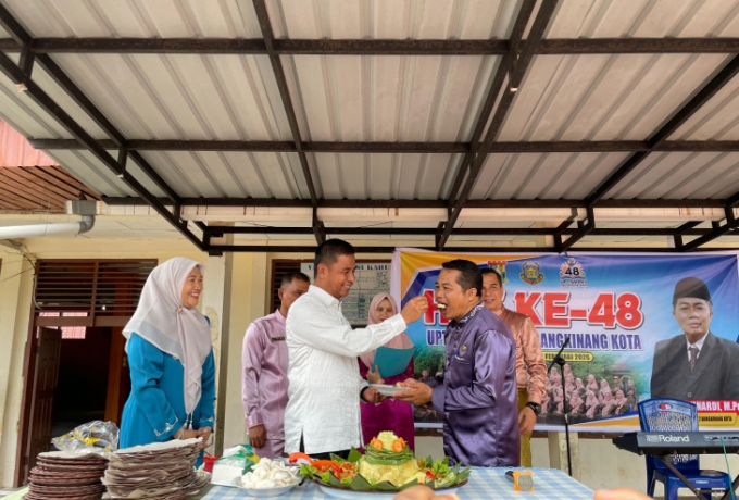 Bertepatan Peringatan HUT ke 48, Bupati Kampar Tinjau Infrastruktur SMPN 2 Bangkinang Kota 