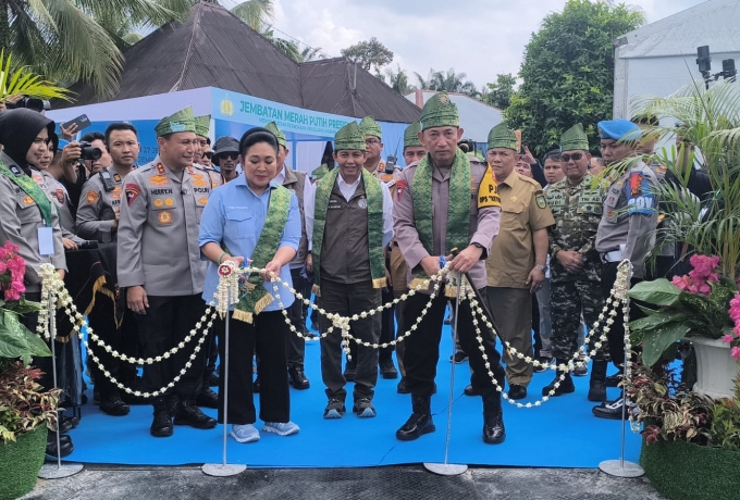 Kapolri dan Titiek Soeharto Resmikan Groundbreaking 110 Jembatan Merah Putih Presisi Riau