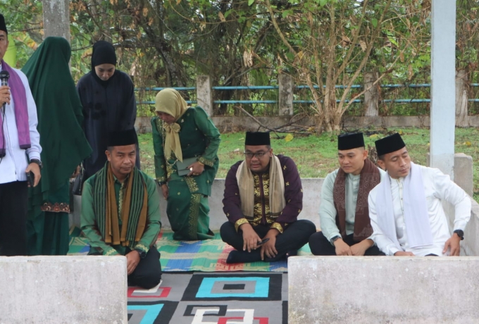 Dandim 0313/Kpr Hadiri Tradisi Ziarah Makam, Ayi Ayo Onam di Bangkinang Seberang, Perkuat Tali Silat