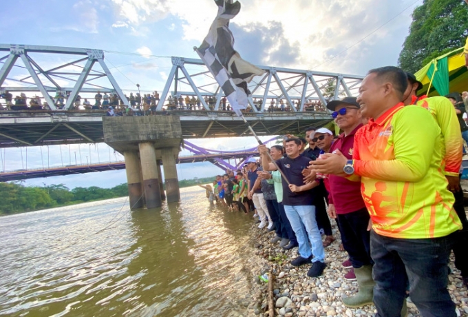 Pacu Sampan Kampar Jadi Magnet Wisata, Penutupan Disambut Euforia Warga 