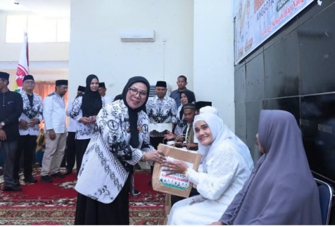 Lepas Jemaah Calon Haji Anggota PGRI Kampar, Ini Pesan Wabub