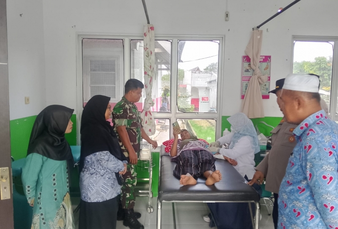 Serma Saragih Babinsa Koramil 01/Bangkinang Hadiri Kegiatan KB Kesehatan di Puskesmas Salo