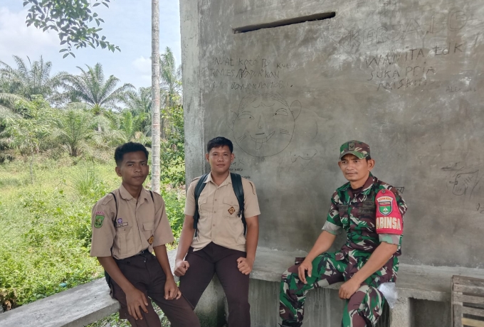 Peduli Dengan Generasi Muda, Babinsa Koramil 14/kepenuhan 