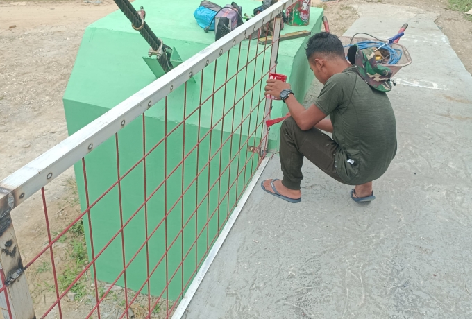 Perkuat Struktur Lantai Jembatan Muara Musu, Tim Lapangan Kebut Pemasangan dan Pengecatan Wiremesh