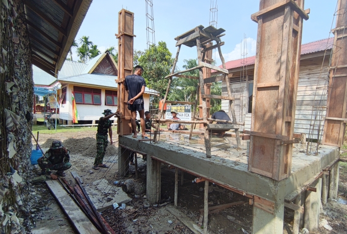 Kades Pangkalan Terap Puji Langkah Cepat Satgas TMMD Ke-129 Hadirkan Sarana MCK Modern bagi Warga