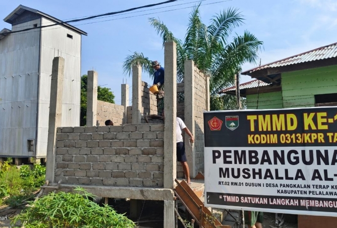 Tingkatkan Sanitasi Rumah Ibadah, Pembangunan MCK Mushalla Al-Hijrah Pangkalan Terap Capai 58 Persen