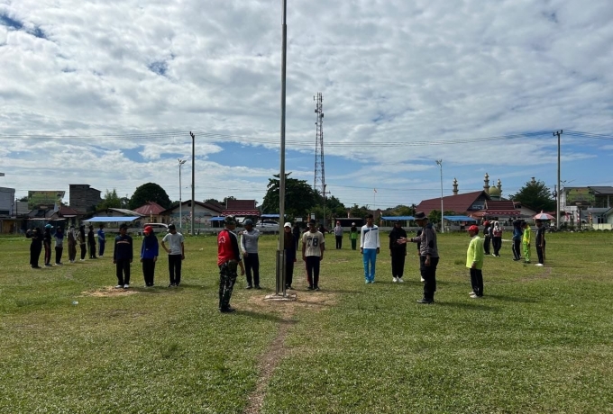 Serda Jefrijal Latih Calon Anggota Pasukan Pengibar Bendera