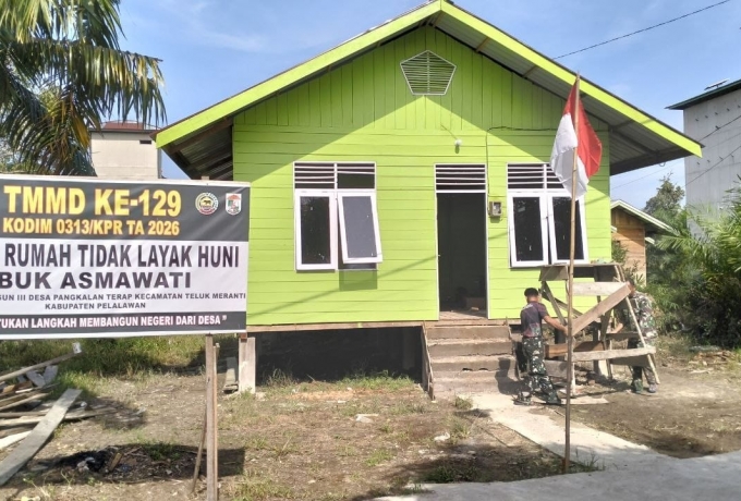 Memasuki H-6 TMMD Ke 129 Kodim 0313/KPR, Pembangunan RTLH Ibu Asmawati Masuki Tahap Finishing