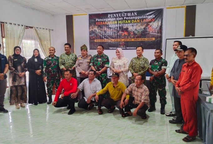 Rapatkan Barisan Cegah Kebakaran Lahan, Tim Mabes TNI Sambangi Kantor Camat Kuok