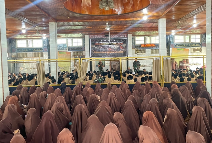 Edukasi Generasi Muda, Tim Penyuluh Mabes TNI Sosialisasi 3 Fase Karhutla di Ponpes Daarun Nahdhoh