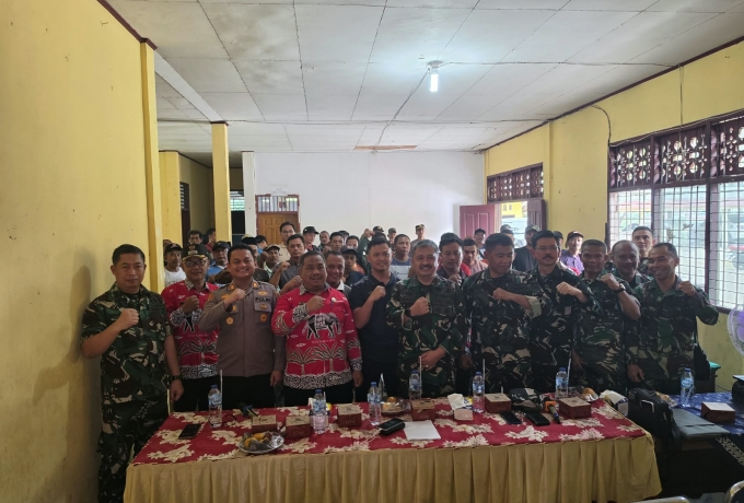 Cegah Api di Akar Rumput, Tim Mabes TNI Edukasi Tokoh Adat dan Pemuda di Kecamatan Ukui