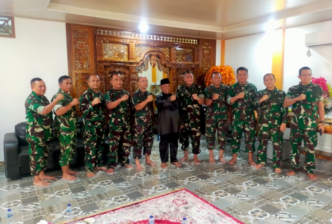 Perkuat Peran Lembaga Adat, Tim Mabes TNI Sambangi Ketua LAK Datuk Yusri Cegah Karhutla