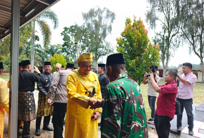 Danramil, Kapolsek, Camat dan Perangkat LKA Hadiri Penobatan Gelar Kurnio Adat di Kepenuhan