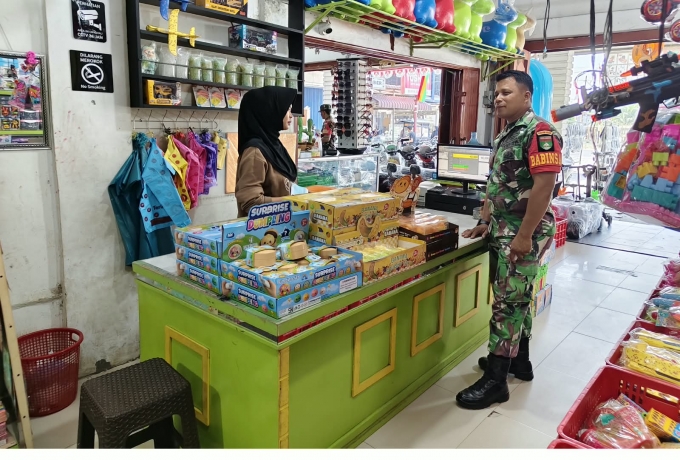 Situasi Aman Dan Kondusif, Babinsa Patroli Di Seputaran Wilayah 
