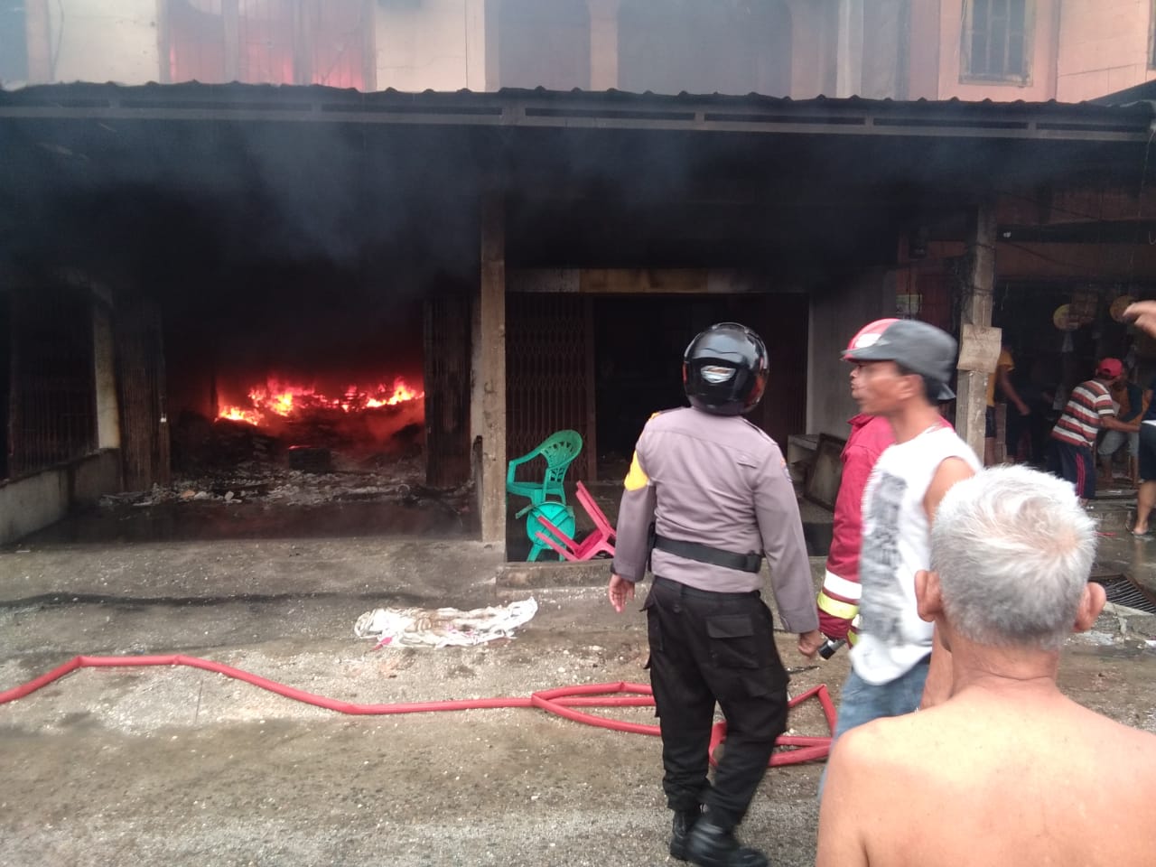 Tiga Ruko di Pasar Danau Bingkuang Terbakar