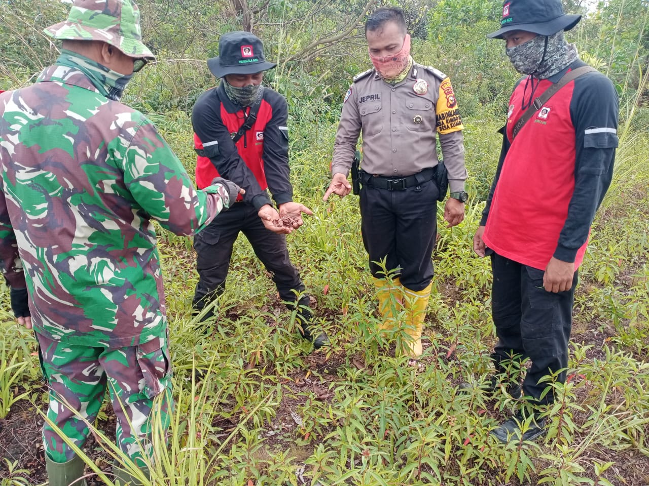TNI, POLRI, Manggala Agni dan MPA Desa Rimbo Panjang Gelar Patroli Karhutla Terpadu