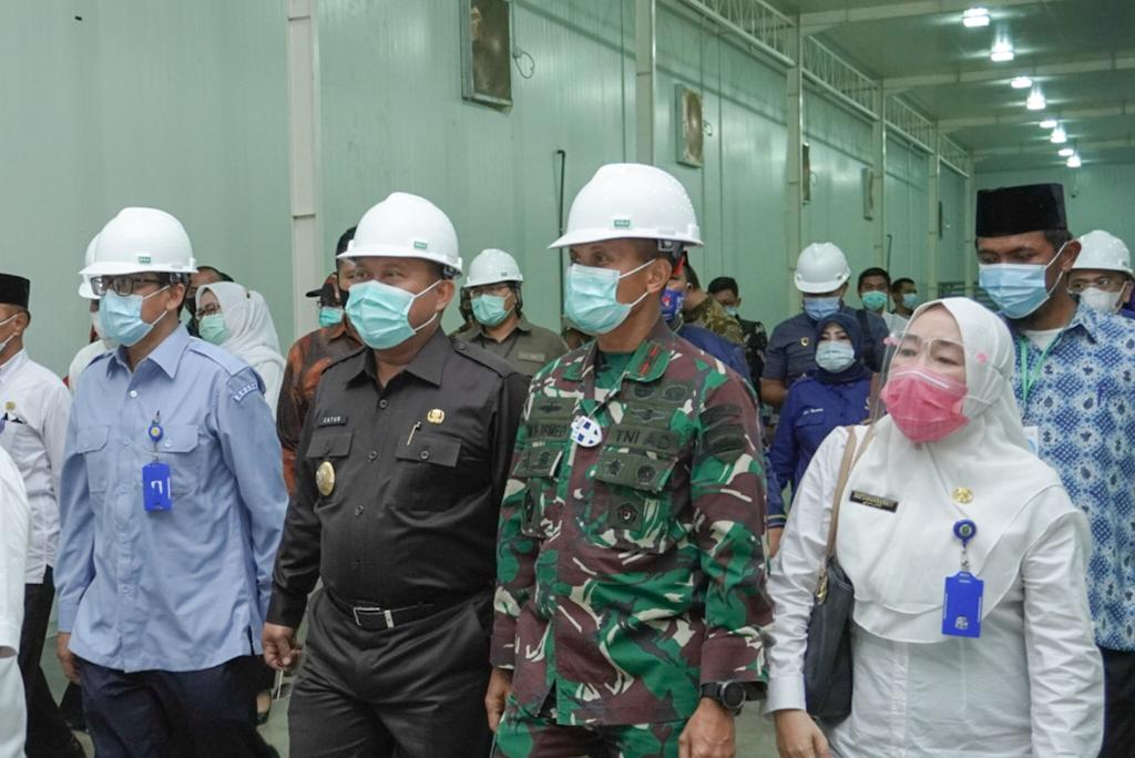 Danrem 031/Wirabima Dampingi Menteri Pertanian RI Tinjau PT. Bio Cycle Indo Di Tapung Riau