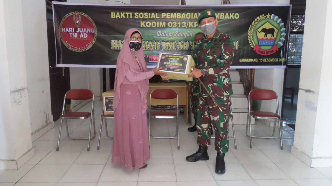 Peringati Hari Juang TNI AD, Dandim 0313/KPR Berbagi  Sembako untuk Legiun Veteran,Warakawuri dan Pa