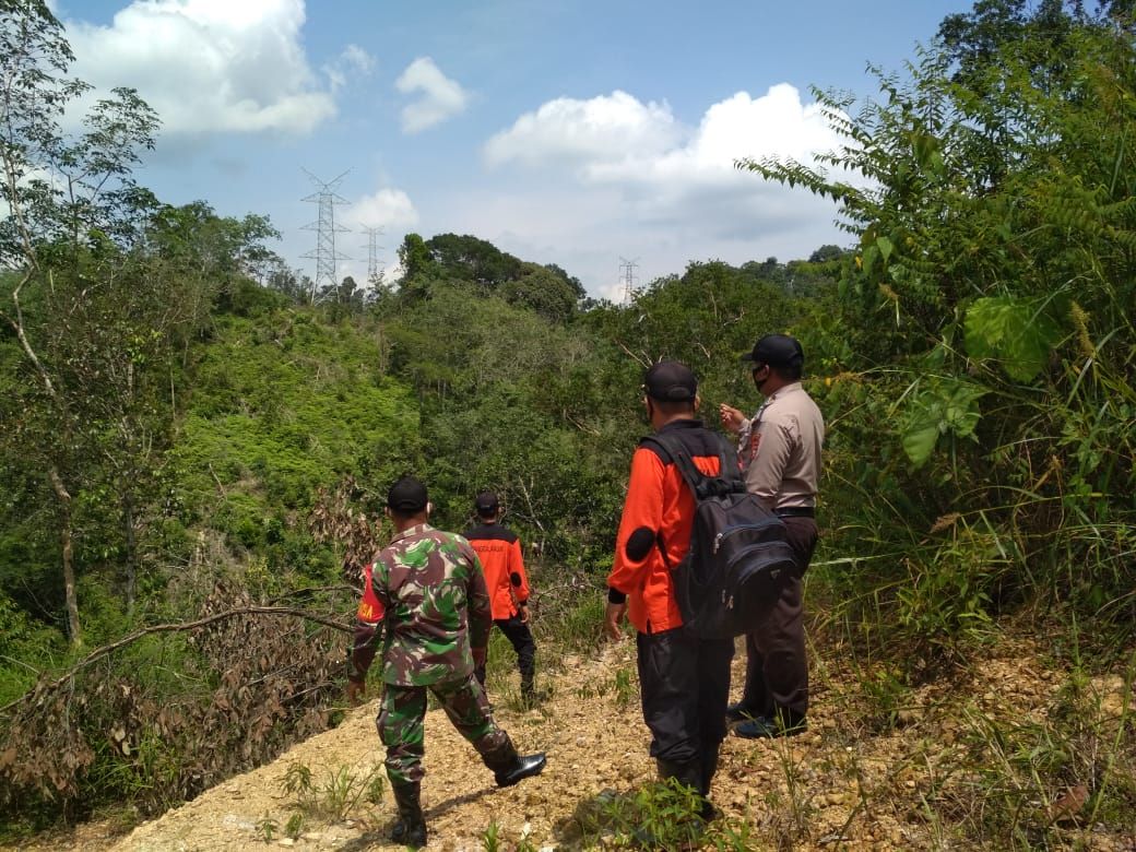 Cegah Pembakaran Hutan Dan Lahan, Babinsa Koramil 01/Bkn Lakukan Patroli