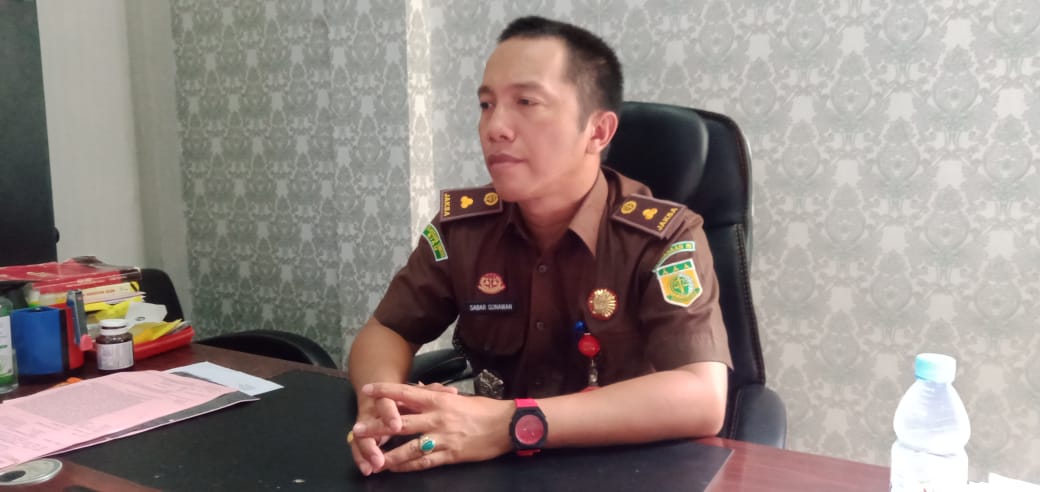Kejari Kampar Terima Pelimpahan Tahap II, dan Lakukan Rapid Test 16 Tersangka Narkotika 