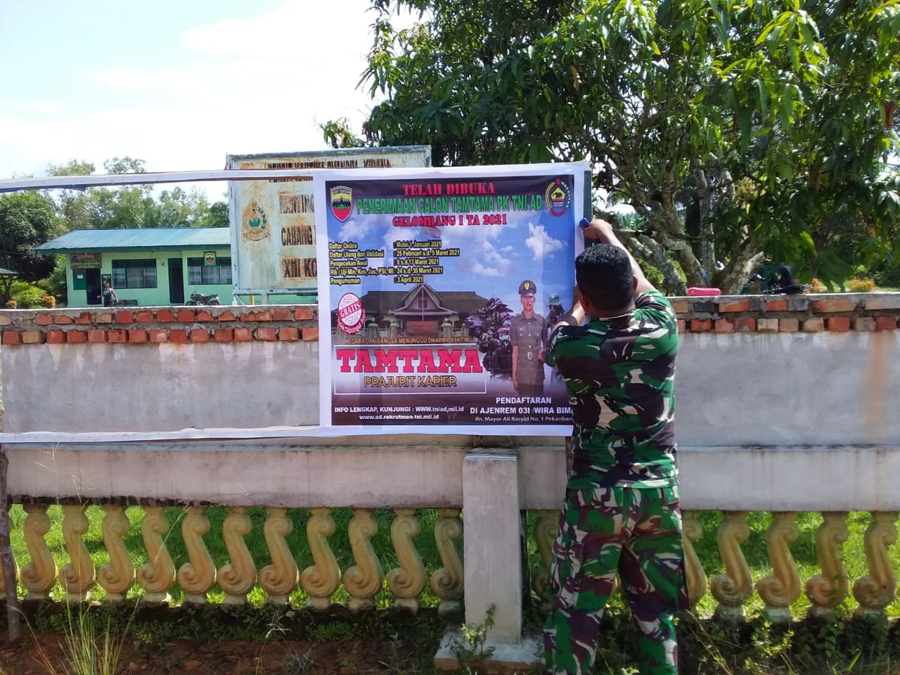 Himbauan Bagi Putra Putri Yang Ingin Jadi Prajurit TNI, Koramil 12/XIII Koto Kampar Pasang Baliho Di
