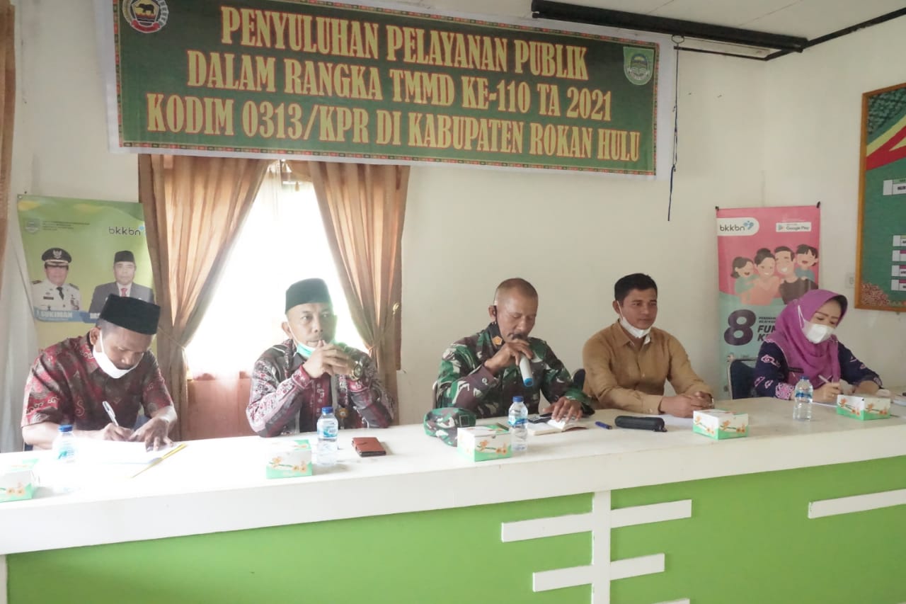 Satgas TMMD ke 110 Kodim 0313/KPR Berikan Penyuluhan Pelayanan Publik dan Kependudukan Catatan Sipil