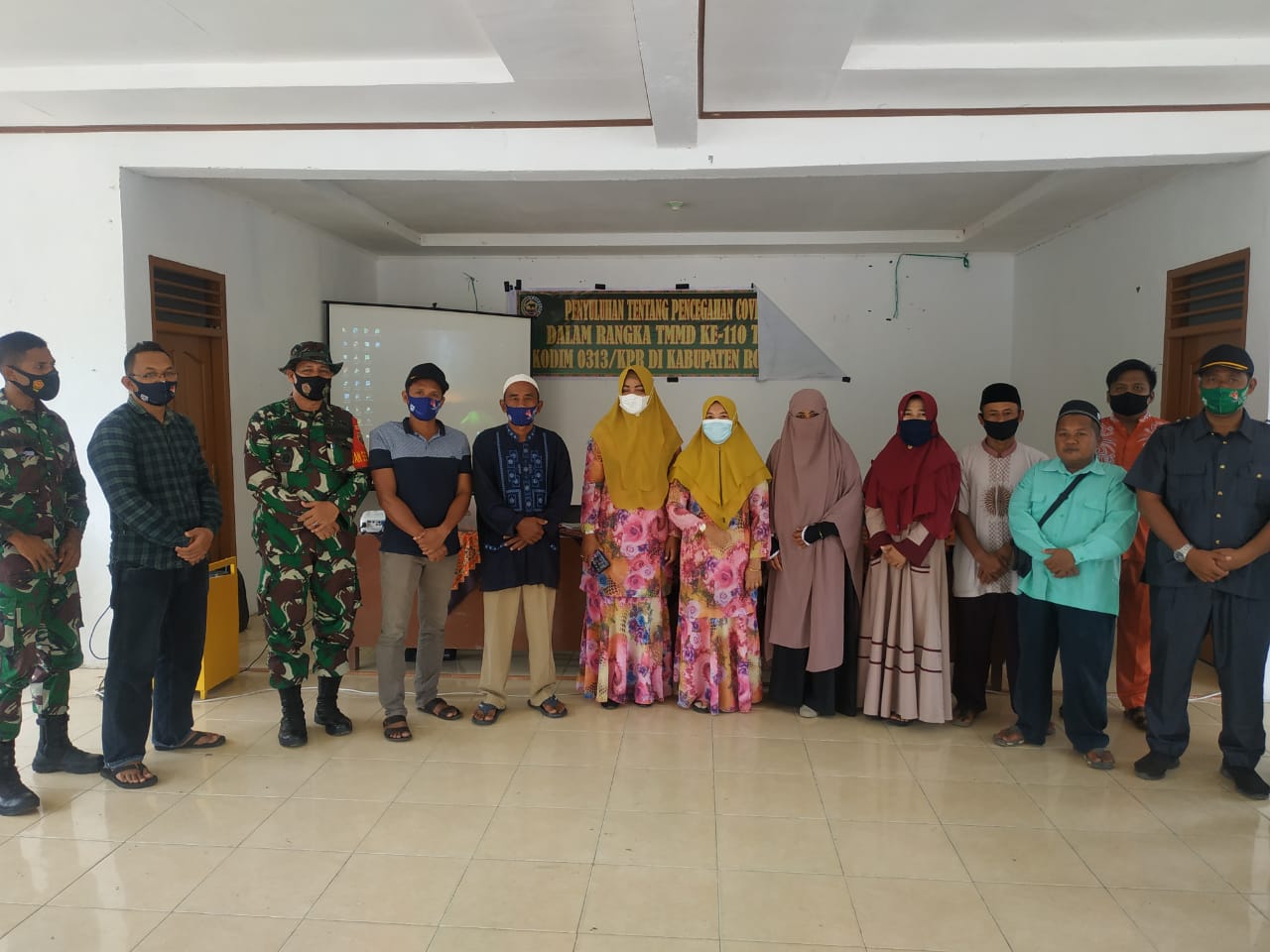 Tingkatkan Pengetahuan Masyarakat Tentang Covid 19 dan Vaksinasi, Satgas TMMD Ke 110 Lakukan Penyulu