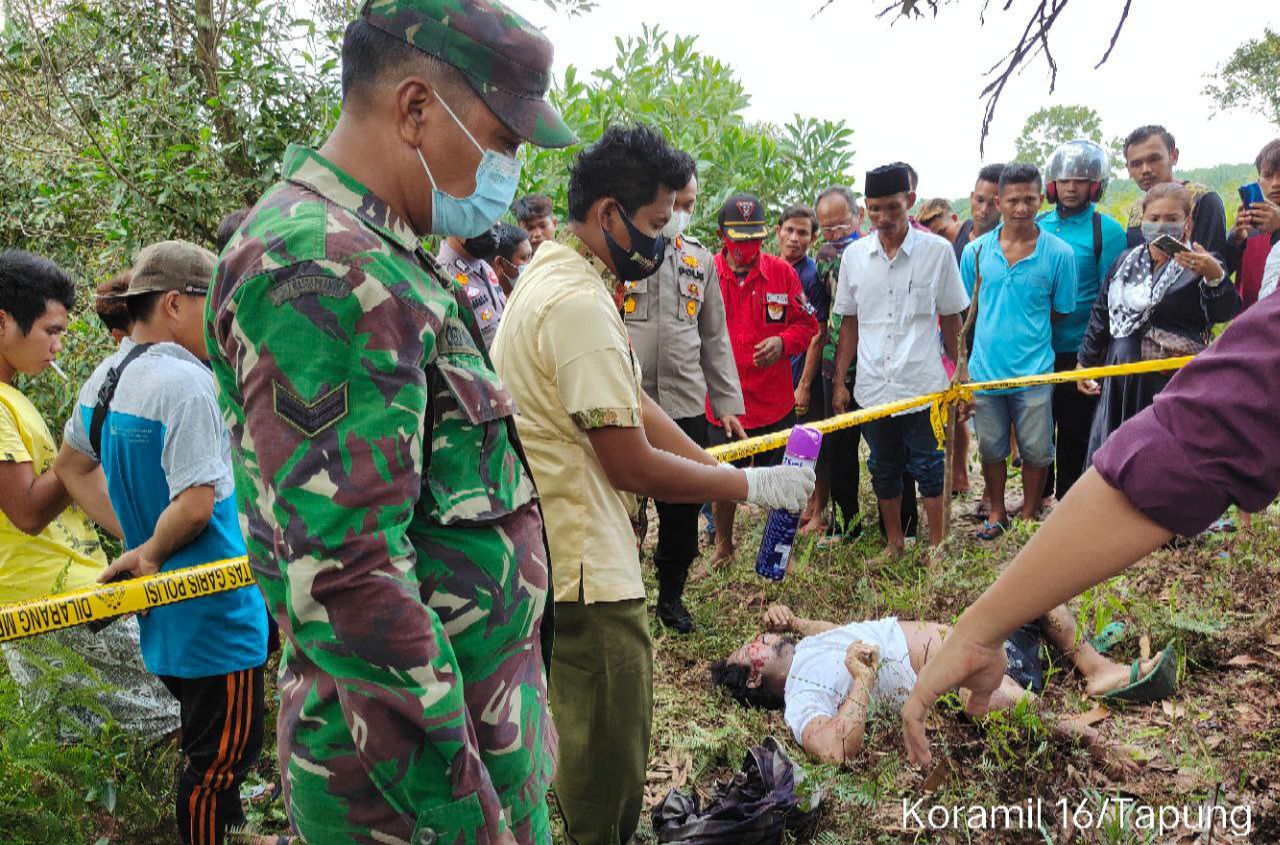 Babinsa Koramil 16/Tapung Bantu Evakuasi Penemuan Mayat di Dusun 4 Kota Garo