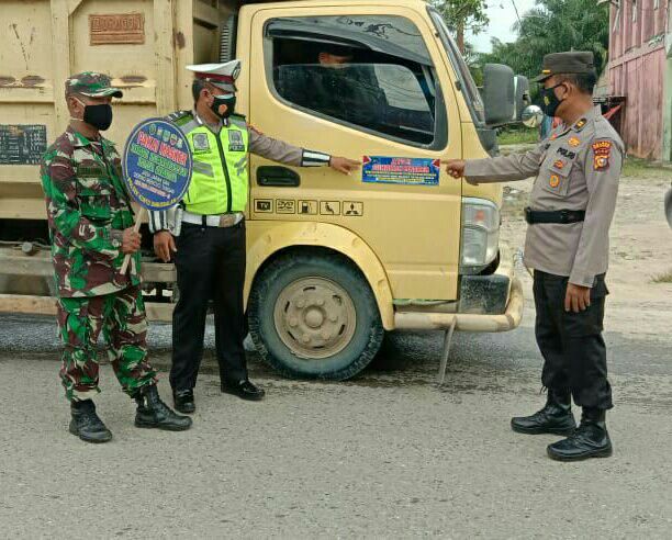 TNI POLRI Laksanakan Ops Yustisi Penerapan Prokes Bagi Pengendara