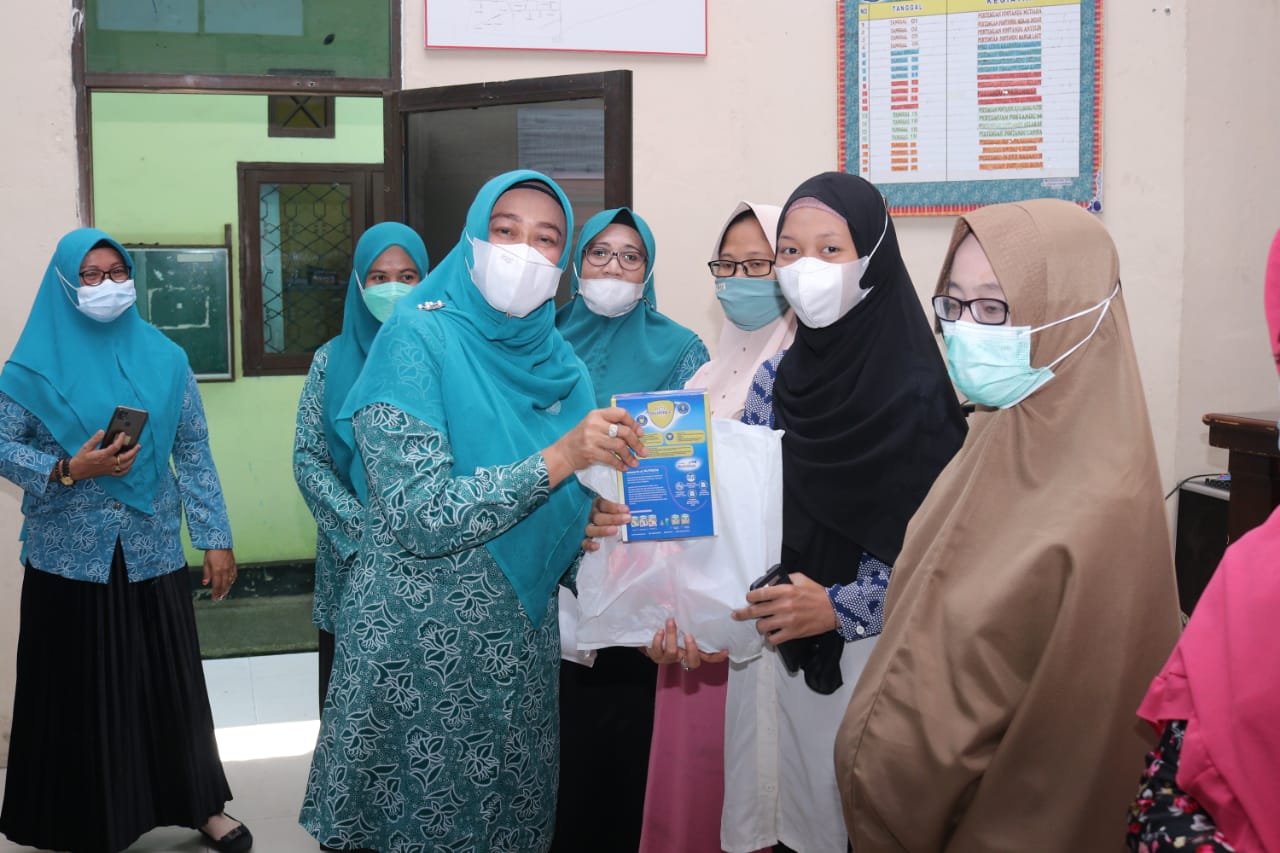 Pemberian PMT Untuk Balita dan Ibu Hamil  Sebagai Upaya Pencegahan Stunting