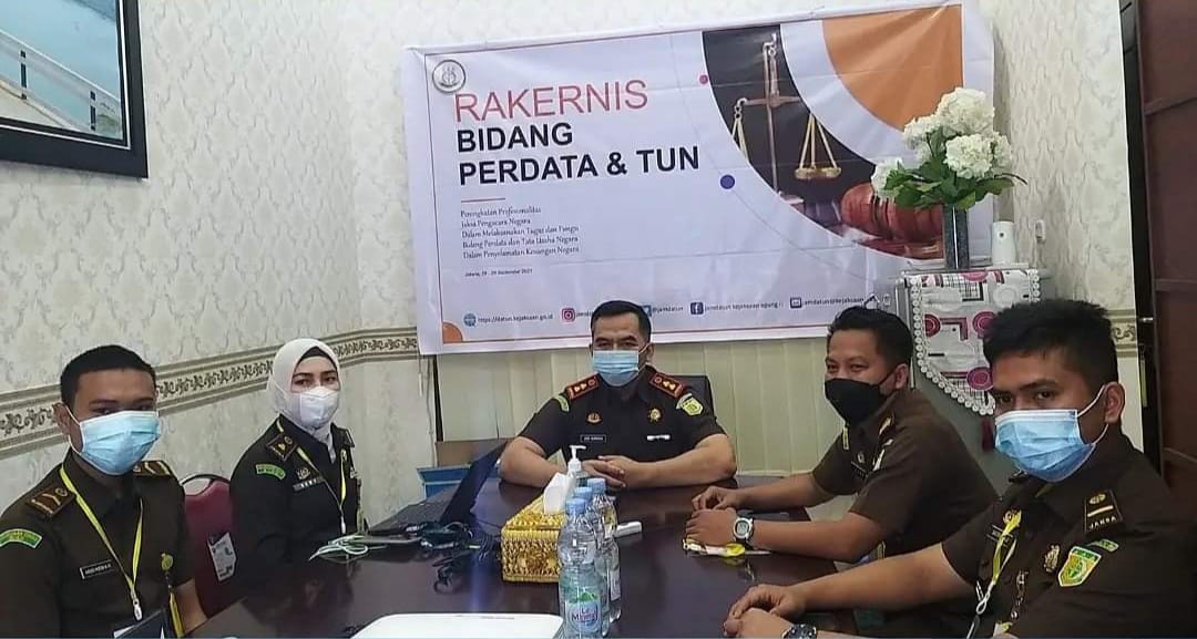Tingkatkan Profesionalitas, Bidang Datun Kejari Kampar Ikuti Rakernis  Secara Virtual se-Indonesia