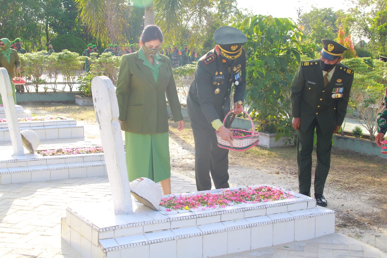 Kodim 0313/KPR Gelar Upacara Ziarah Nasional Dalam Rangka HUT TNI ke - 76 Tahun 2021