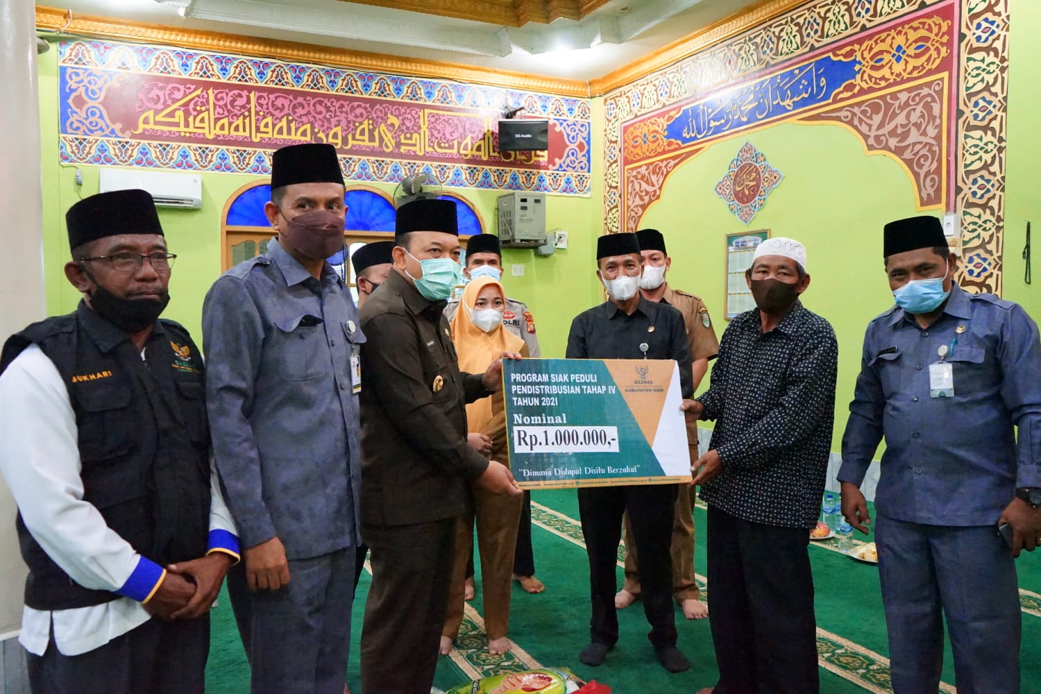 Serahkan zakat secara langsung, Wabup Husni sampaikan 2 pesan kepada Mustahik