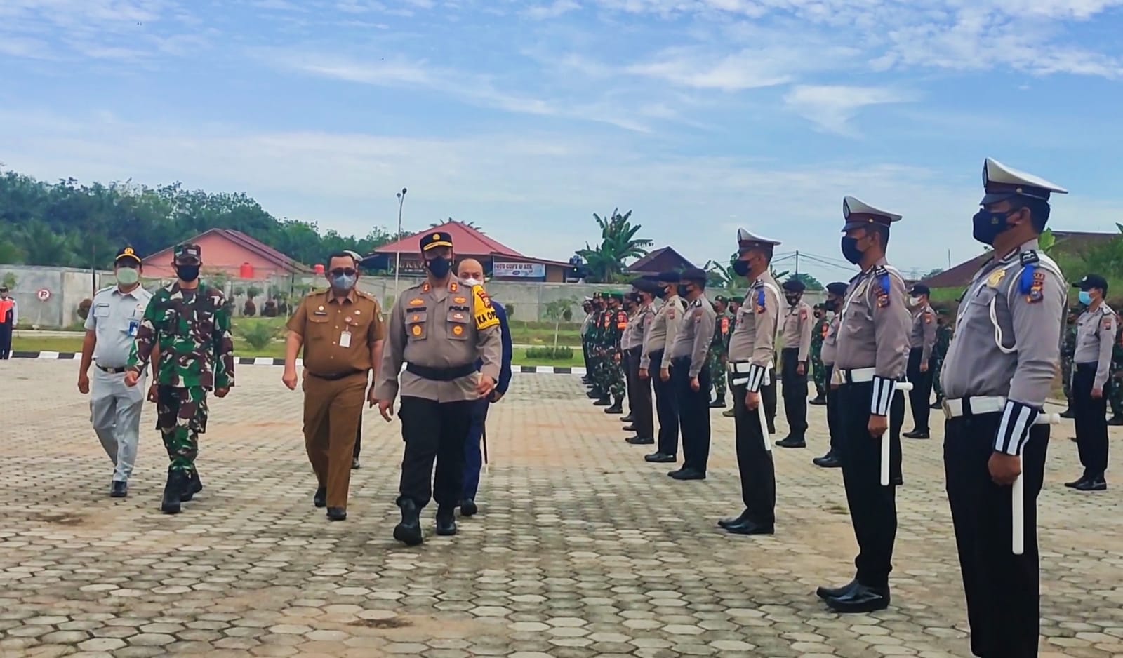 Danramil 02 Rambah Hadiri Operasi Ketupat Lancang Kuning 2021, Kapolres Rohul Himbau Warga Ikuti Pro