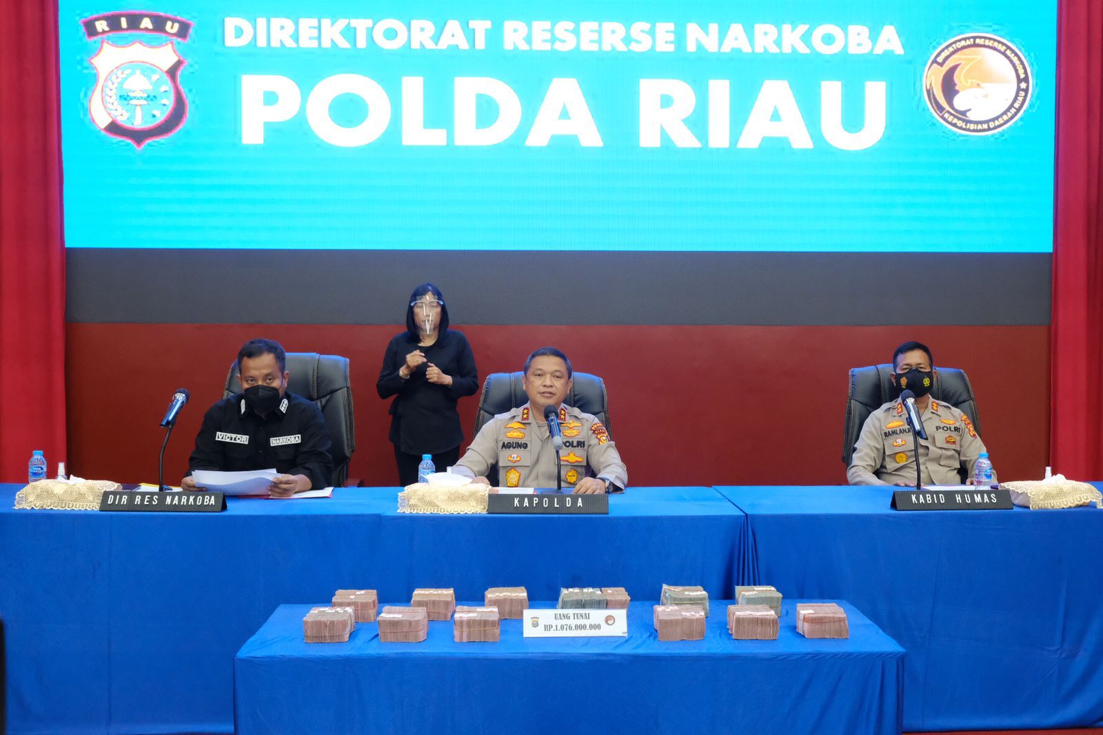 Polda Riau Tangkap Kaki Tangan Bandar Narkoba Internasional, Uang Rp 1 Milyar Lebih Disita