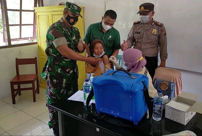 Kapten Inf M. Fadhil Tinjau Vaksinasi Untuk Anak