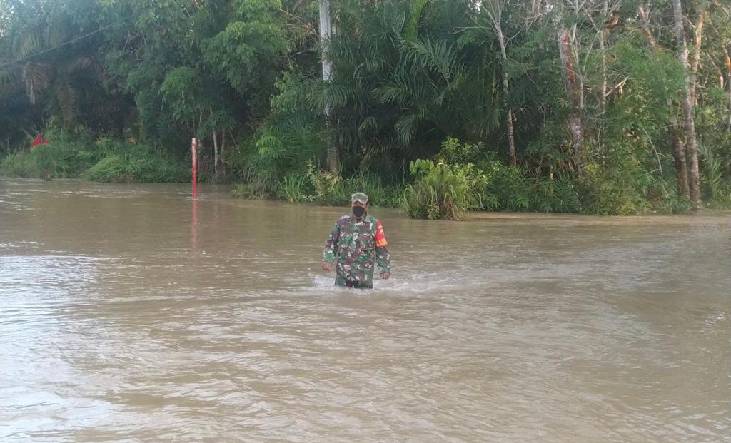 Serda Ahmad Basahil Bantu Warga Terdampak Banjir