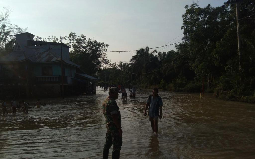 Serda Ahmad Basahil Pantau Kondisi Banjir