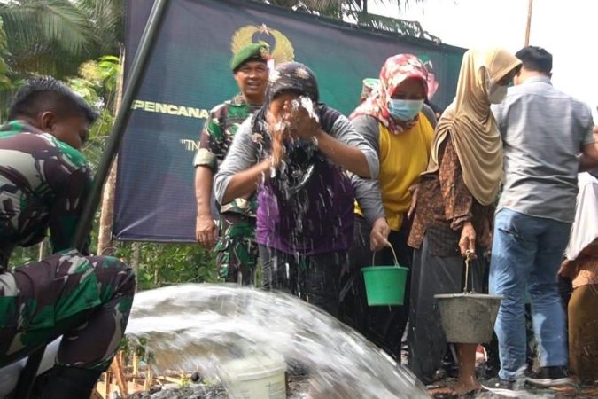 TNI AD Alirkan Air Untuk Negeri