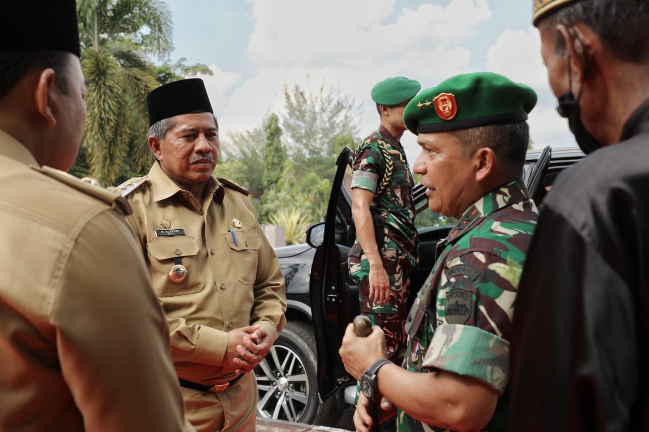 Bupati Siak Terima Kunjungan Pangdam I/BB Mayjen TNI Ahmad Daniel Chardin