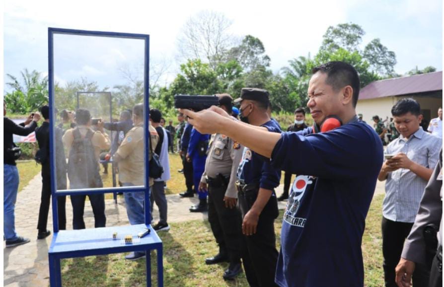 Ketua DPRD Siak Hadiri Lomba Menembak, Sambut Hut Bhayangkara 