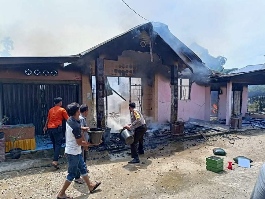 Dua Unit Rumah Permanen Hangus di Lalap si Jago Merah 