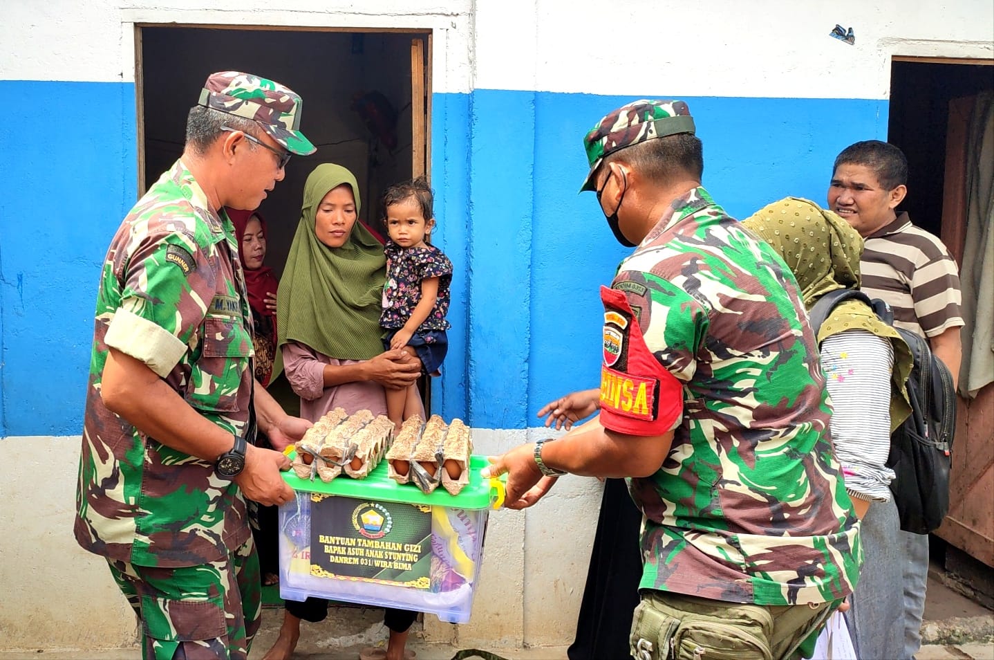 TNI di Kabupaten Rokan Hulu, Riau Ikut Andil Turunkan Stunting lewat Program Bapak Asuh